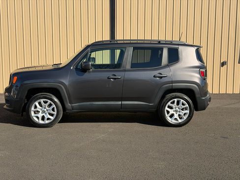 Used 2018 Jeep Renegade Latitude image 7
