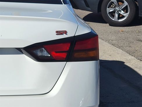 Used 2024 Nissan Altima 2.5 SR image 7