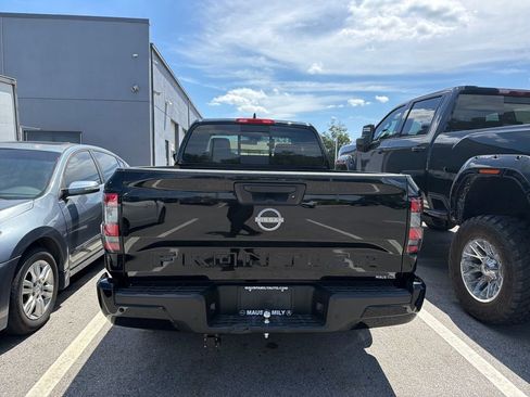 Used 2025 Nissan Frontier SV RWD image 6