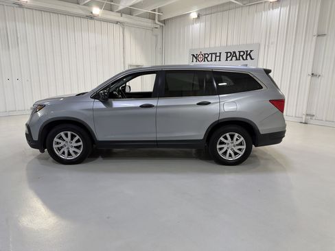Used 2020 Honda Pilot LX image 2