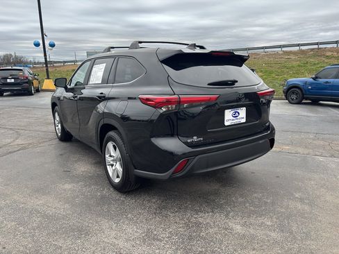 Used 2023 Toyota Highlander L image 6