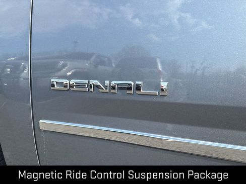 Used 2019 GMC Yukon Denali w/ Denali Ultimate Package image 9