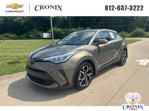 Used 2021 Toyota C-HR XLE FWD image 1