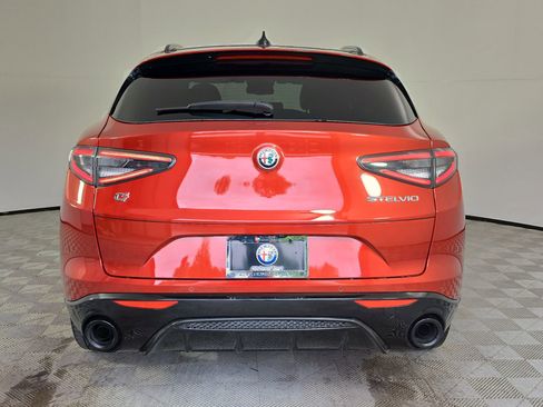 Used 2024 Alfa Romeo Stelvio Veloce AWD/4WD image 6