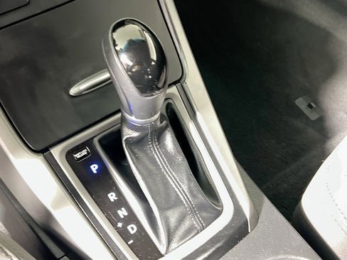 Used 2016 Hyundai Elantra SE image 24