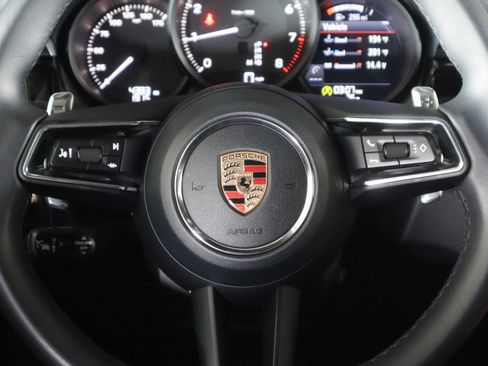 Certified 2026 Porsche Macan AWD/4WD image 14