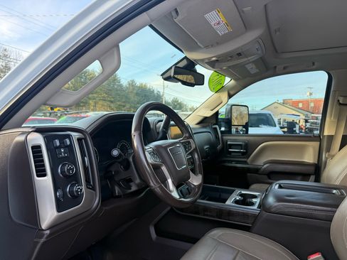 Used 2015 GMC Sierra 2500 Denali image 40