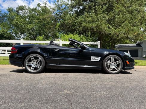 Used 2011 Mercedes-Benz SL 63 AMG image 27
