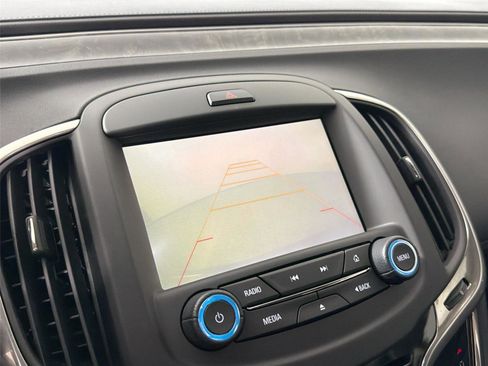 Used 2015 Buick LaCrosse FWD image 13