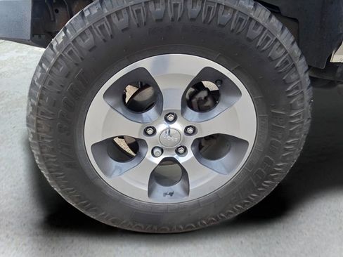 Used 2012 Jeep Wrangler Unlimited Sahara w/ Connectivity Group image 9