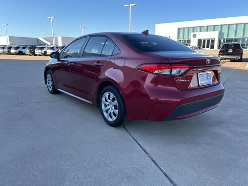 Used 2022 Toyota Corolla LE image 8