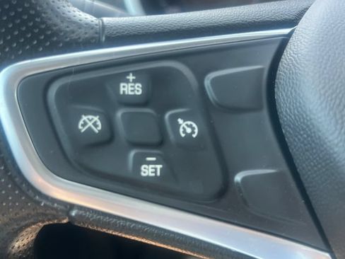 Used 2022 Chevrolet Malibu LS FWD image 25