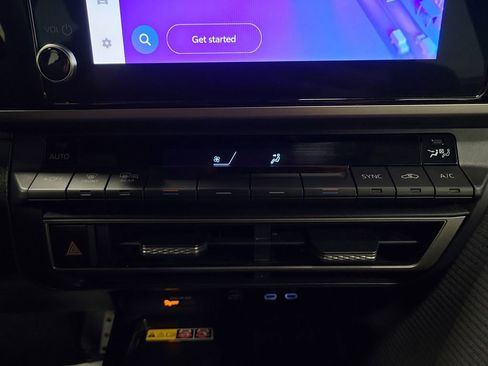 Used 2025 Toyota Camry SE image 18