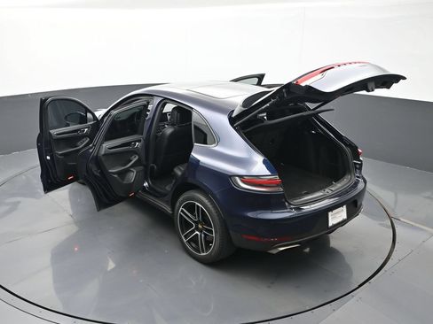Certified 2021 Porsche Macan AWD/4WD image 26