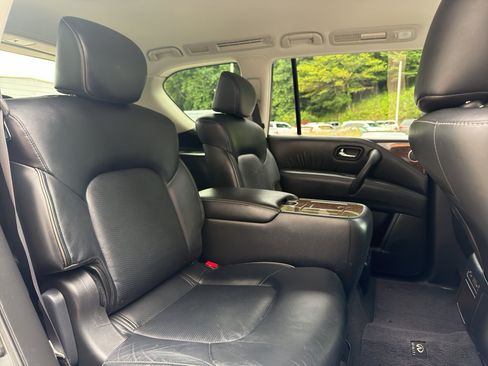 Used 2017 INFINITI QX80 4WD w/ Driver Assistance Package image 21