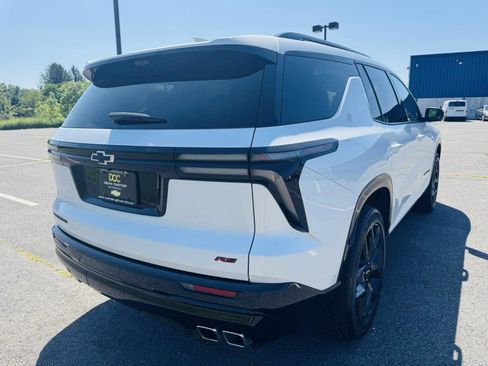Used 2024 Chevrolet Traverse RS image 7