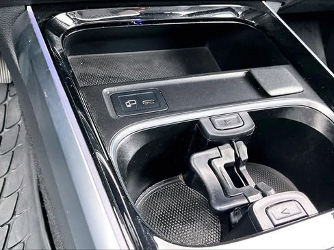 Used 2022 Mercedes-Benz GLB 250 image 36
