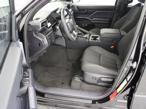 Used 2026 Toyota 4Runner SR5 AWD/4WD image 14