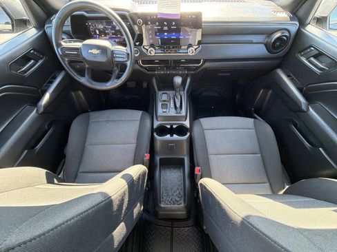 Certified 2024 Chevrolet Colorado W/T image 2