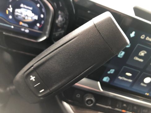 Used 2025 Chevrolet Silverado 1500 LT AWD/4WD image 27