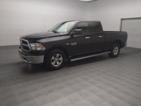 Used 2018 RAM 1500 Classic SLT RWD image 2