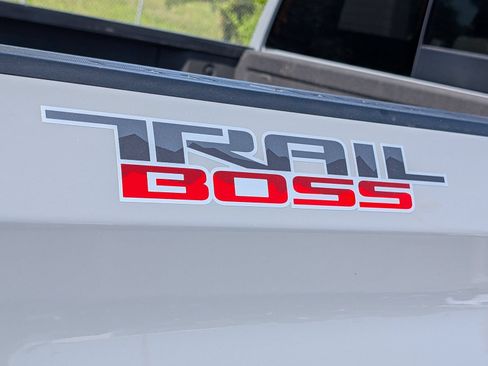 Used 2024 Chevrolet Silverado 1500 LT Trail Boss w/ Convenience Package II AWD/4WD image 7