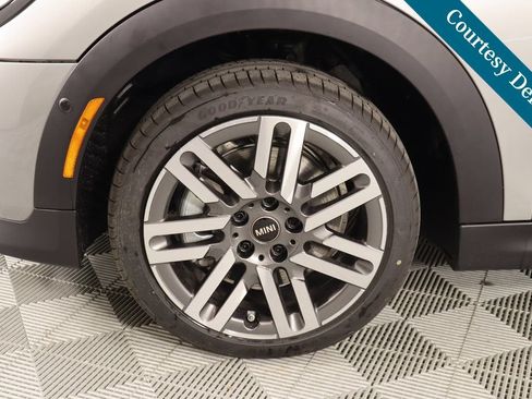 New 2025 MINI Cooper 2-Door Hardtop FWD image 18
