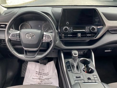 Used 2023 Toyota Highlander LE AWD/4WD image 10