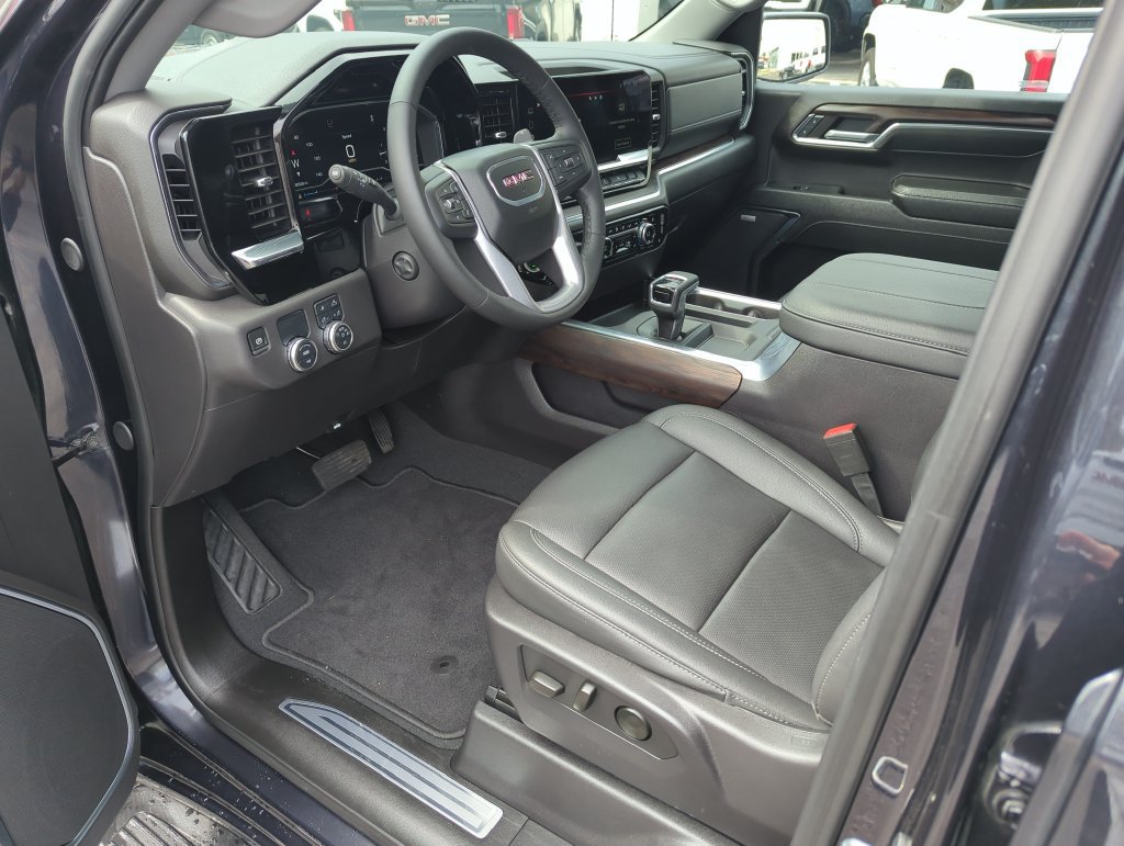 Used 2024 GMC Sierra 1500 SLT RWD image 10