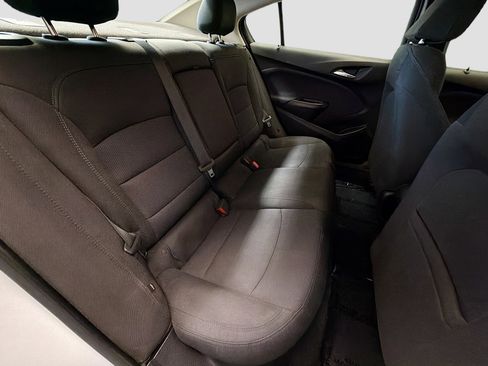 Used 2018 Chevrolet Cruze LT image 14