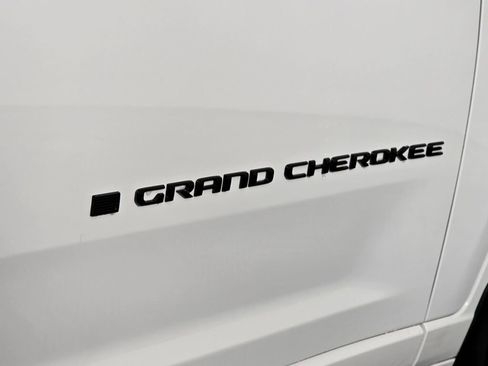 New 2025 Jeep Grand Cherokee Summit w/ Obsidian Package image 37