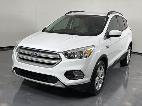 Used 2018 Ford Escape SE FWD image 10
