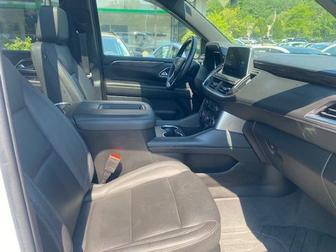 Used 2023 Chevrolet Tahoe Z71 w/ Luxury Package AWD/4WD image 13