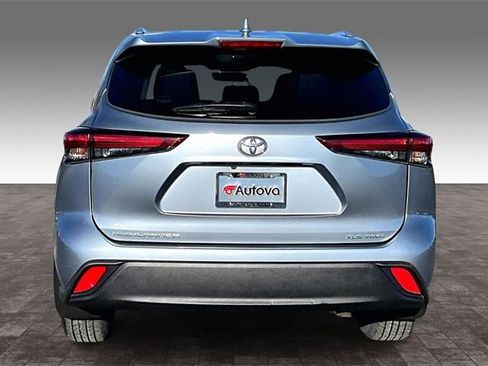 Used 2021 Toyota Highlander XLE image 5
