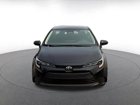 Used 2025 Toyota Corolla LE FWD image 4