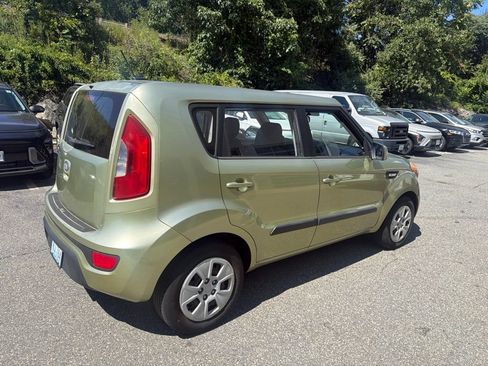 Used 2013 Kia Soul FWD image 4