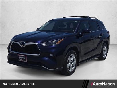 Used 2022 Toyota Highlander LE