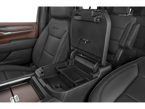 Used 2022 GMC Yukon Denali AWD/4WD image 17