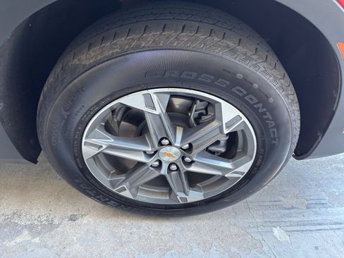 Used 2025 Chevrolet Blazer LT FWD image 30