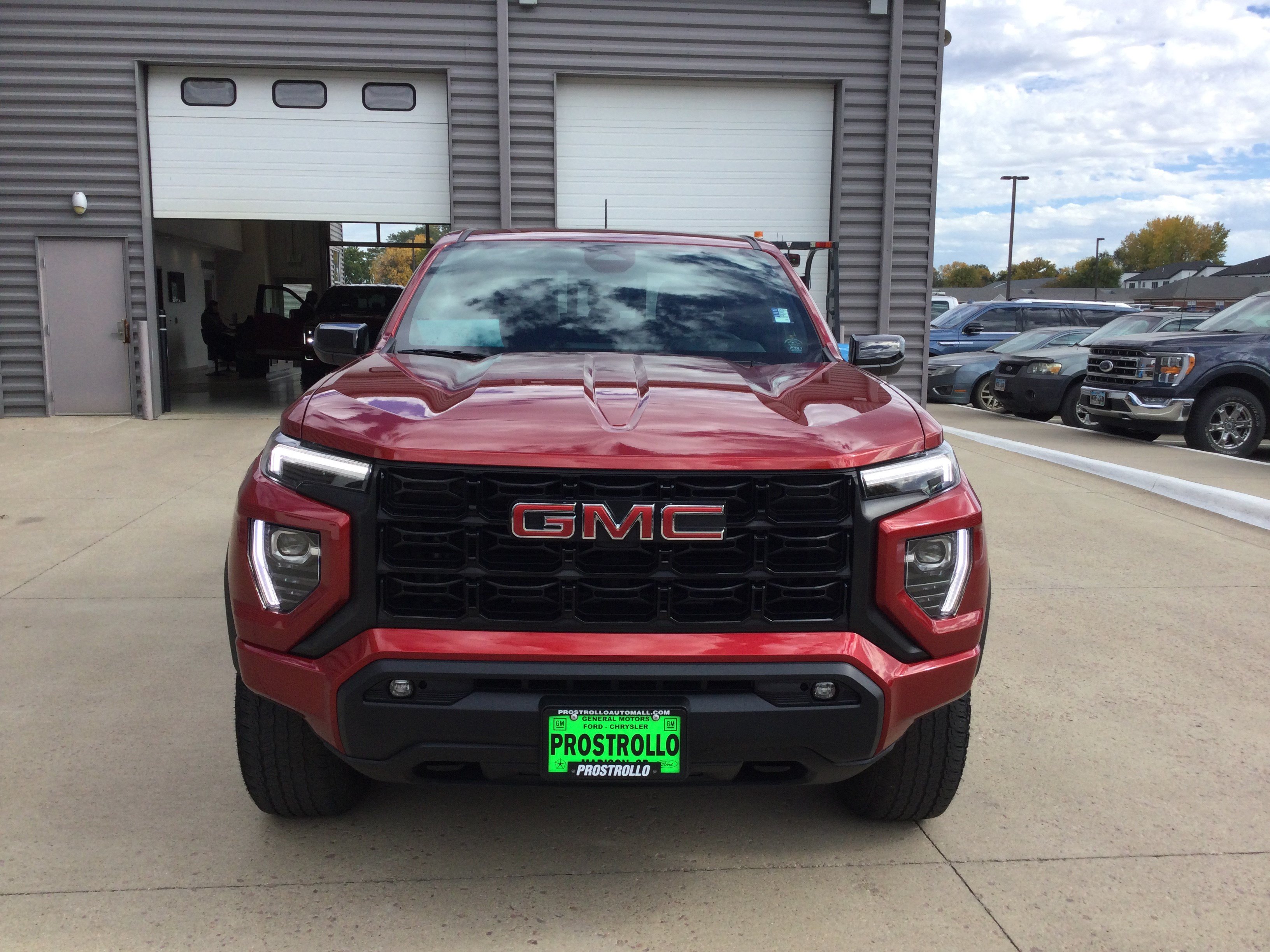 Used 2023 GMC Canyon Elevation w/ Elevation Premium Package AWD/4WD image 3