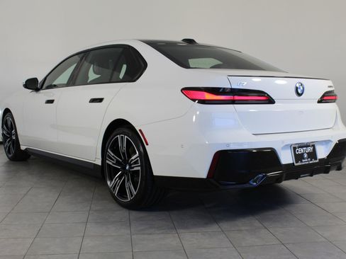 Used 2026 BMW i7 eDrive50 image 3