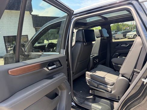 New 2026 GMC Yukon Denali w/ Denali Reserve Package AWD/4WD image 11