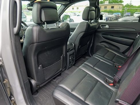 Used 2019 Jeep Grand Cherokee Limited w/ Luxury Group II AWD/4WD image 27