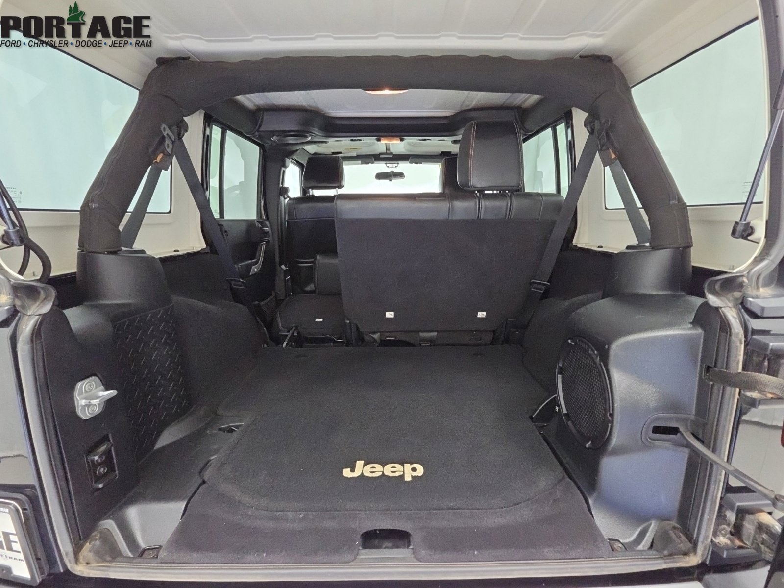 Used 2012 Jeep Wrangler Unlimited Sahara w/ Connectivity Group AWD/4WD image 32