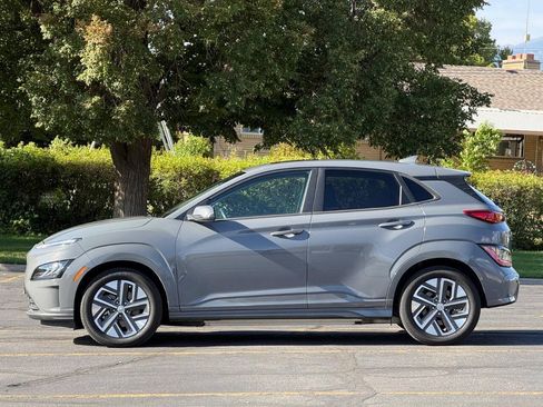 Used 2022 Hyundai Kona Limited w/ Cargo Package FWD image 2