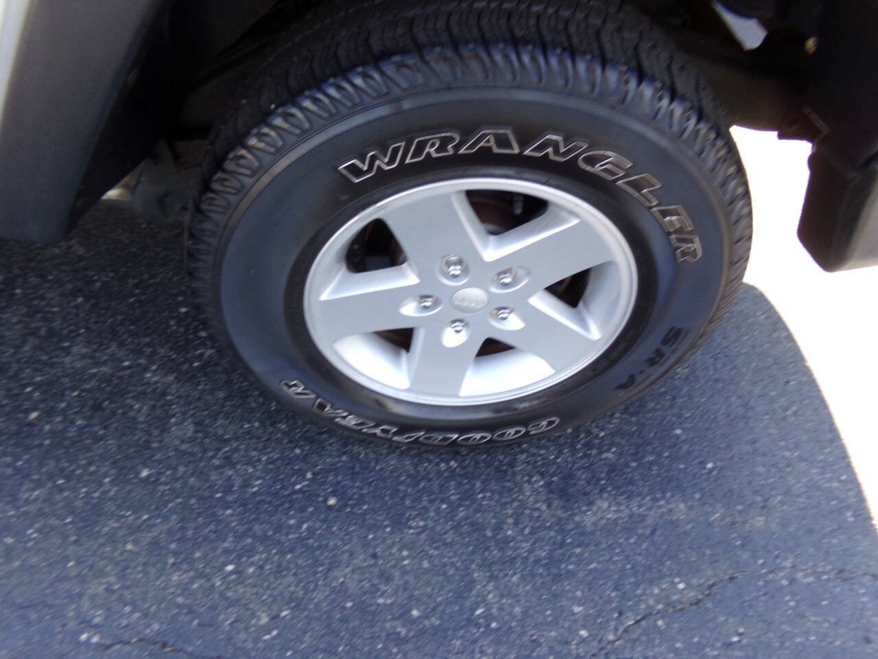 Used 2013 Jeep Wrangler Sport w/ Connectivity Group AWD/4WD image 29