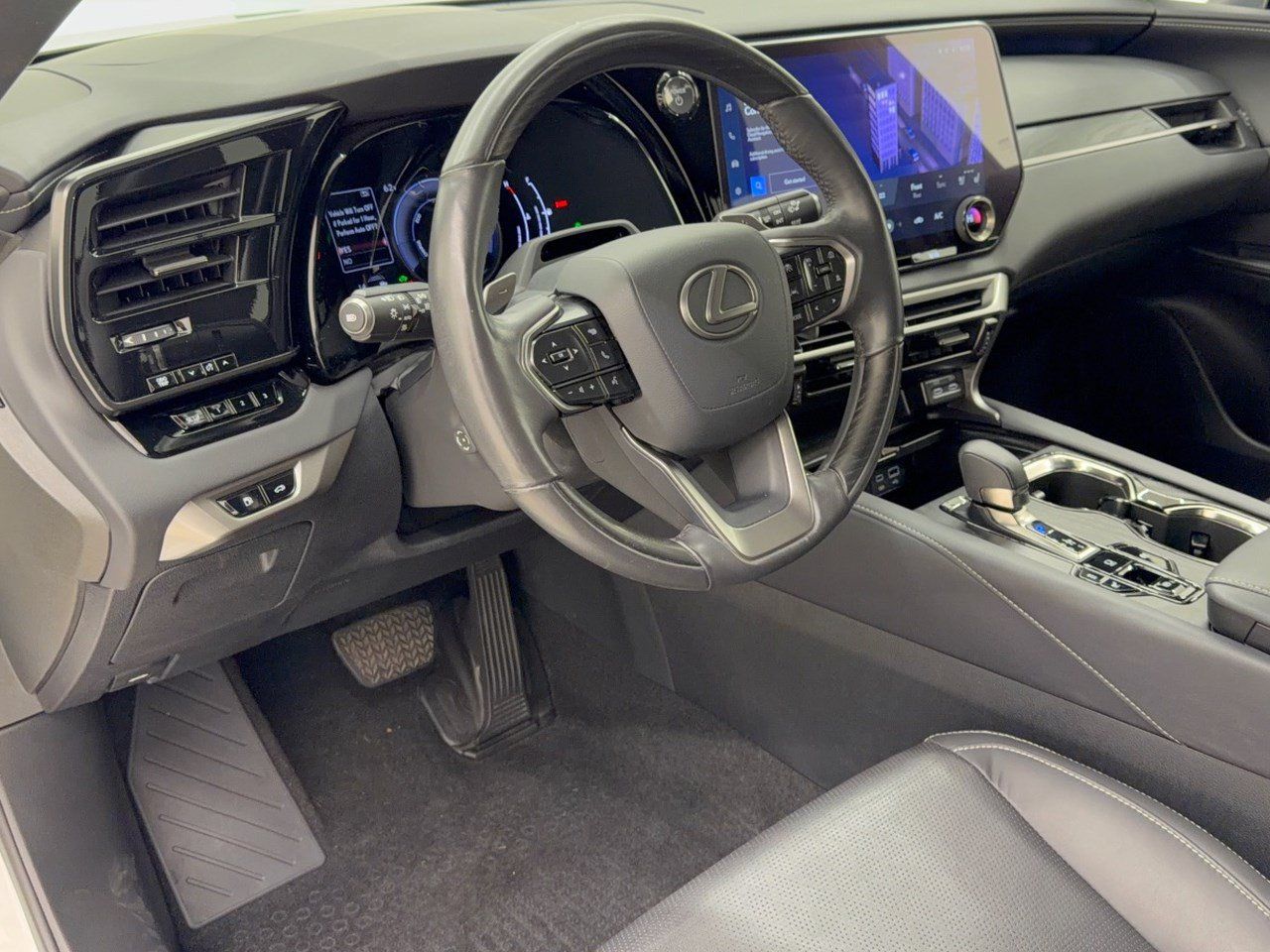 Used 2023 Lexus RX 350 w/ Accessory Package (Z1) AWD/4WD image 4
