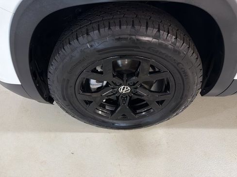 Certified 2024 Volkswagen Atlas Peak Edition SE AWD/4WD image 11