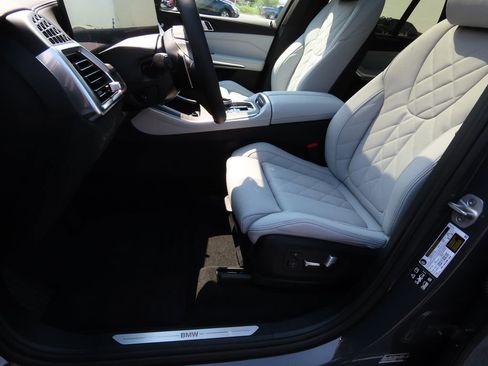 New 2026 BMW X5 xDrive40i w/ Executive Package image 42