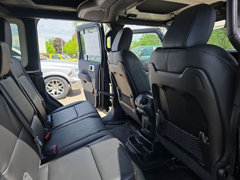 New 2026 Jeep Wrangler Unlimited Rubicon AWD/4WD image 11